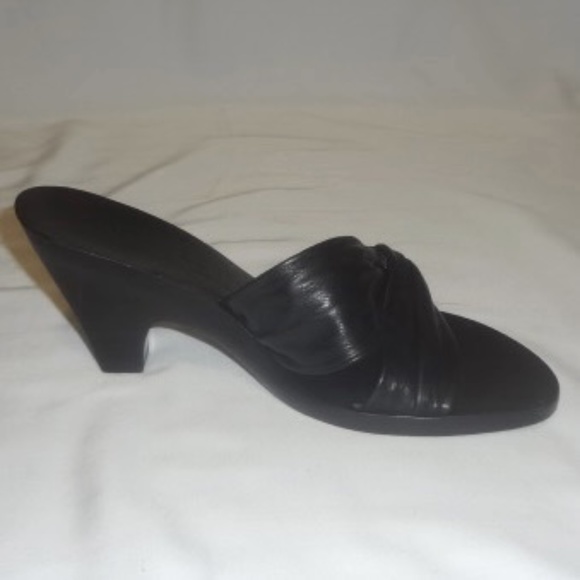 Anne Klein Shoes - Picture 3 of 9